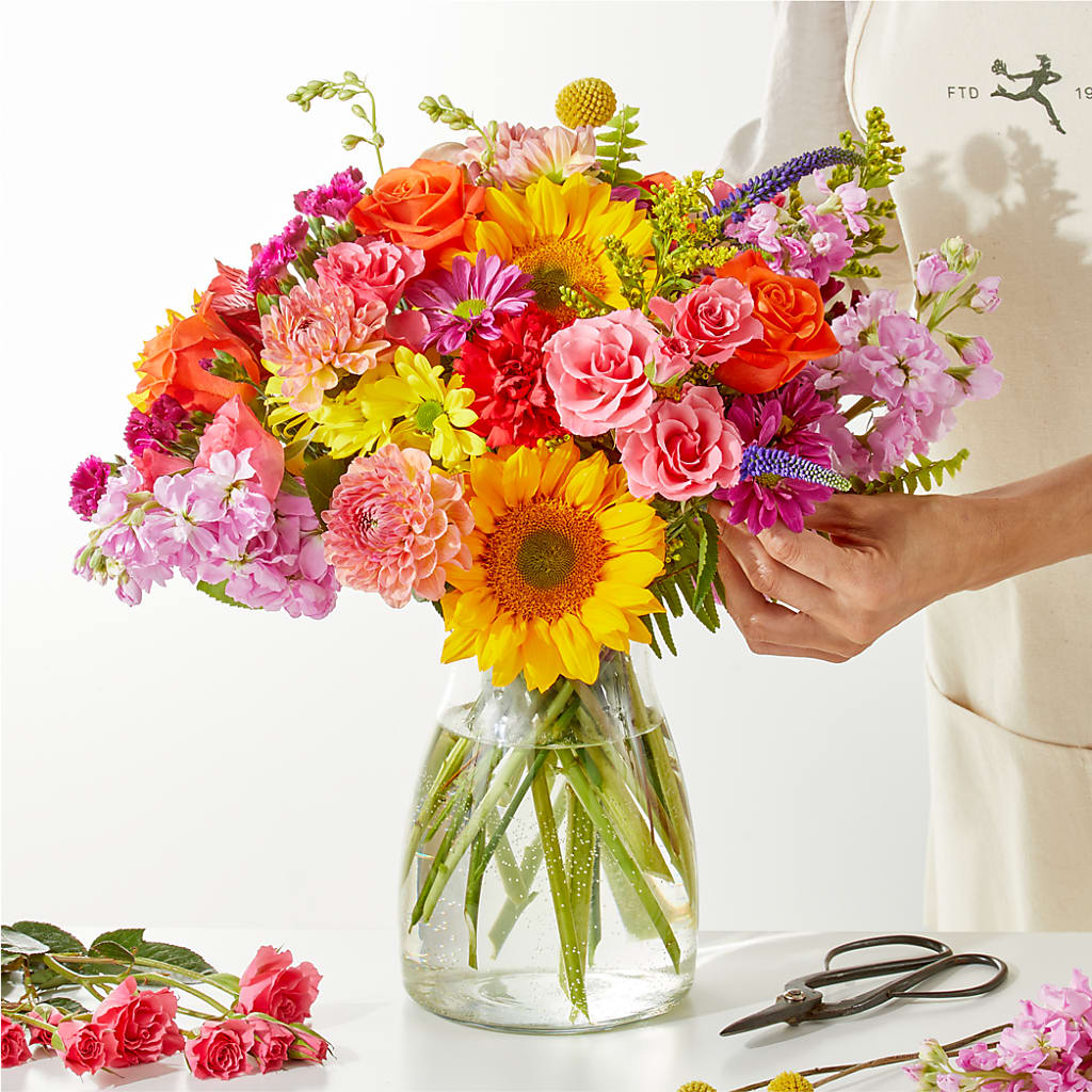 Cue the Confetti - A Florist Original – WOYSHNER'S FLOWER SHOP, Lackawanna NY