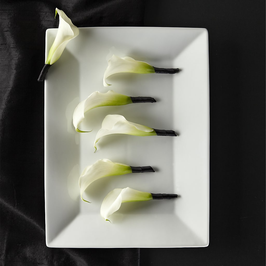 Calla Lily Promise Boutonniere – WOYSHNER'S FLOWER SHOP, Lackawanna NY