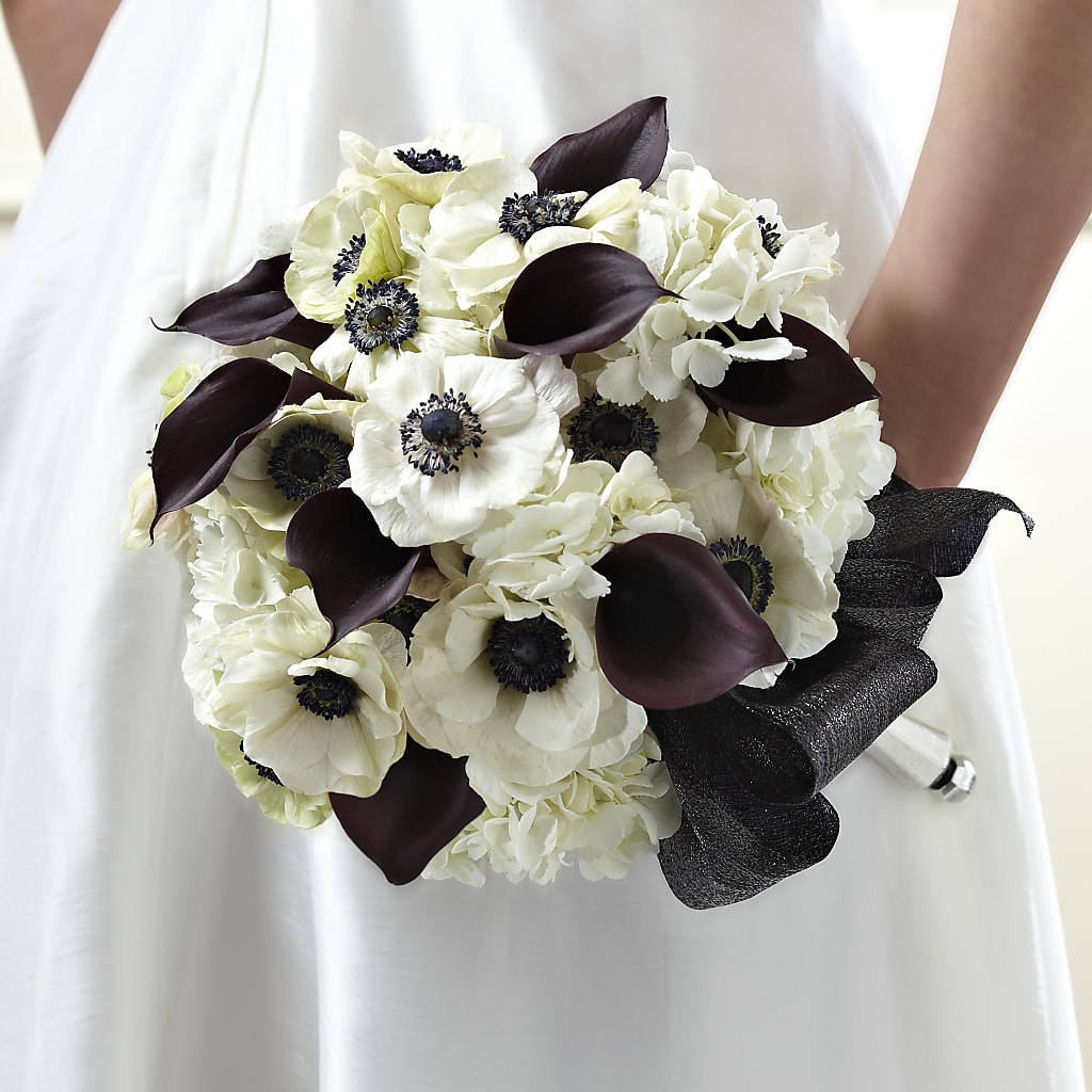 To Have and To Hold Bouquet – WOYSHNER'S FLOWER SHOP, Lackawanna NY