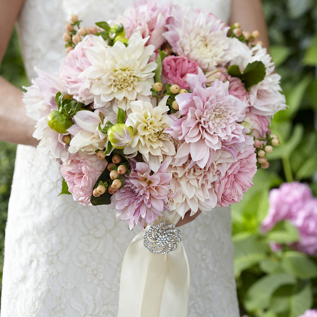 Heart's Promise Bouquet – WOYSHNER'S FLOWER SHOP, Lackawanna NY