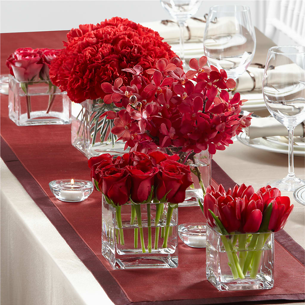 Modern Grace Centerpiece – WOYSHNER'S FLOWER SHOP, Lackawanna NY