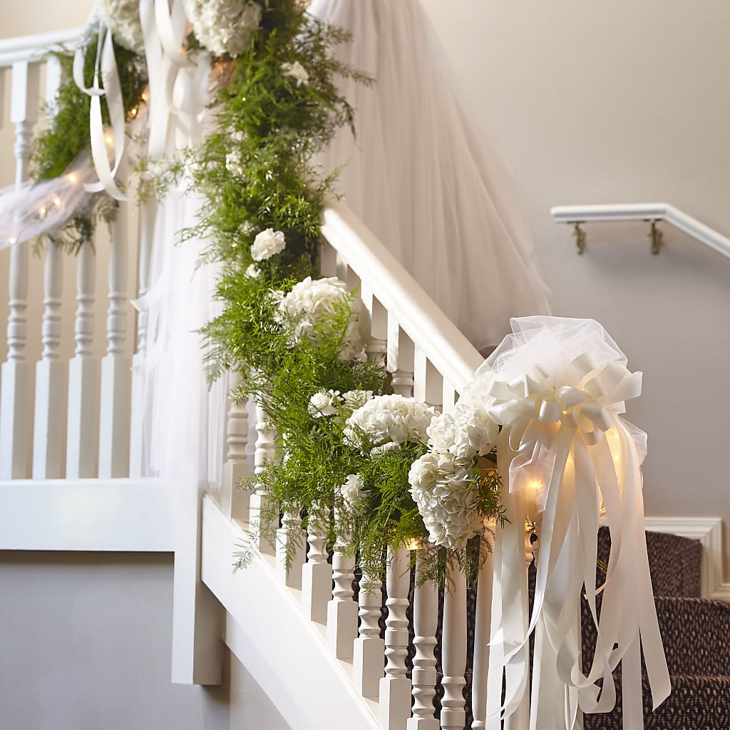 Champagne Dreams Garland – WOYSHNER'S FLOWER SHOP, Lackawanna NY