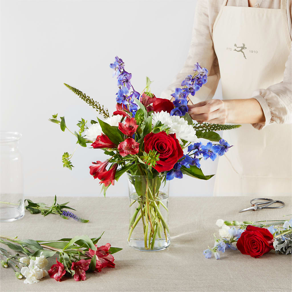 Star Spangled - A Florist Original – WOYSHNER'S FLOWER SHOP, Lackawanna NY