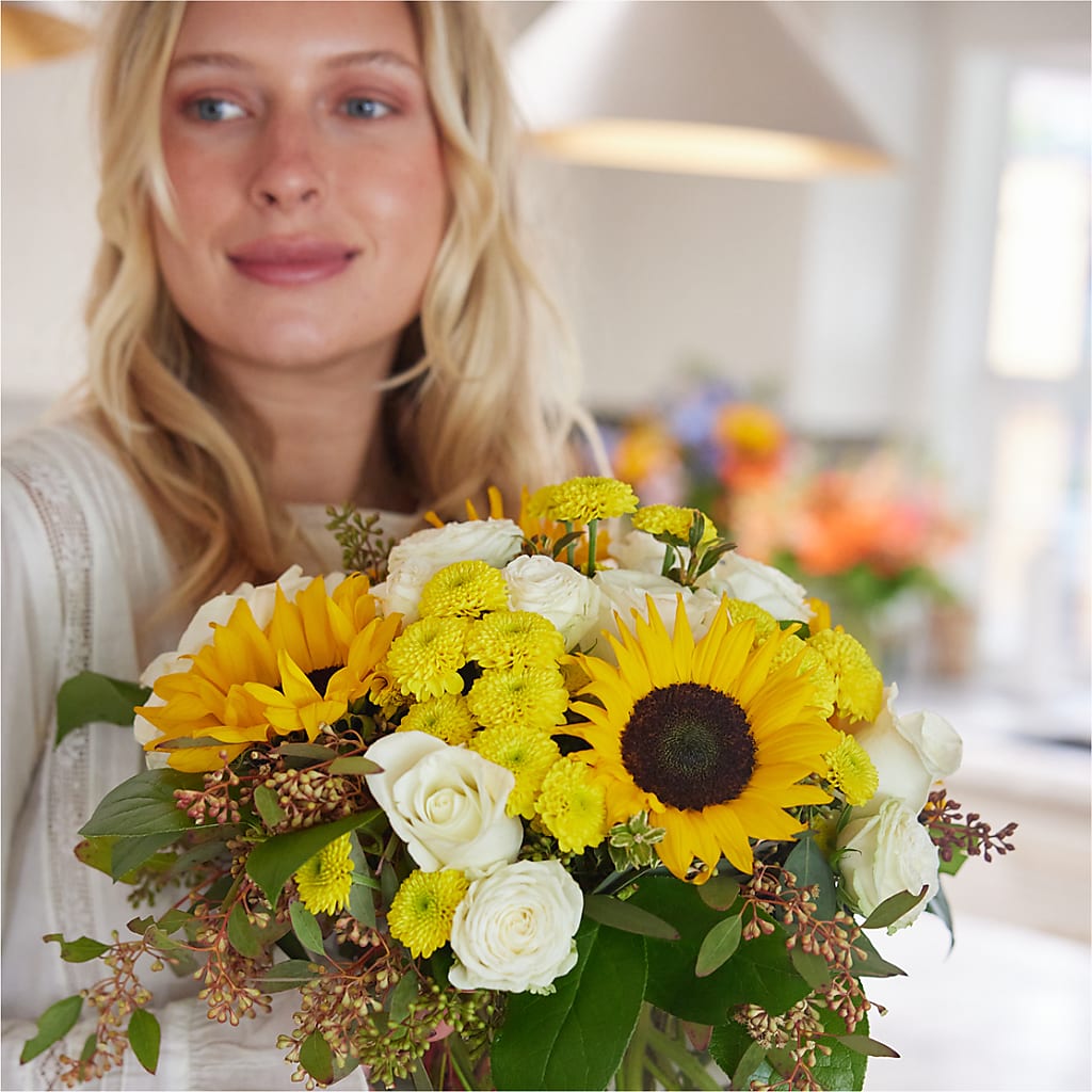 Luminous Morning Bouquet – white, yellow flower arrangement