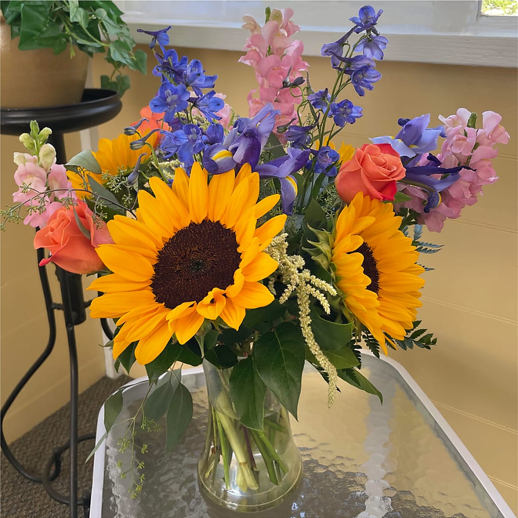 Rays of Life Bouquet – WOYSHNER'S FLOWER SHOP, Lackawanna NY