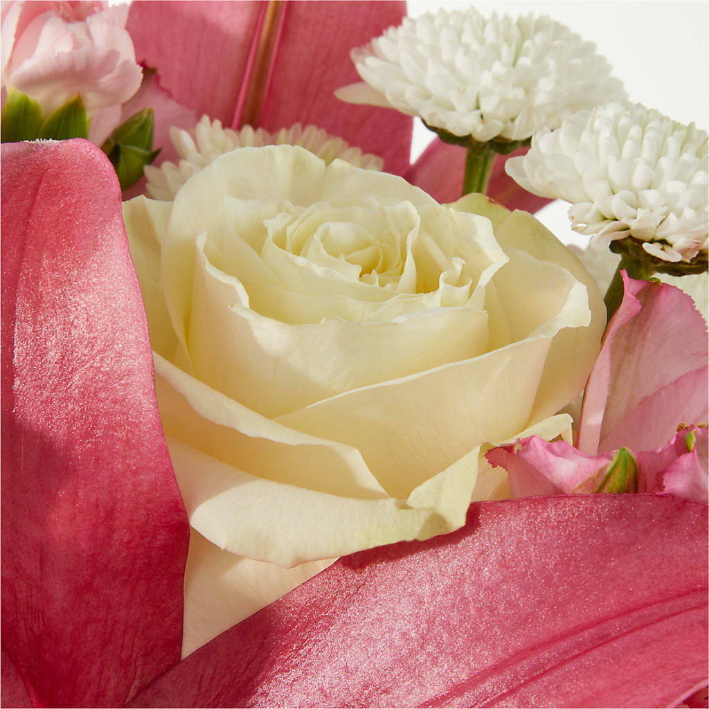 Piece of Cake Bouquet – WOYSHNER'S FLOWER SHOP, Lackawanna NY