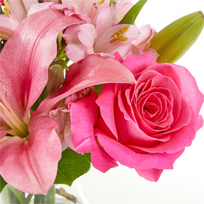 Lots of Love Bouquet – WOYSHNER'S FLOWER SHOP, Lackawanna NY