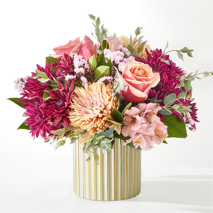 Berry Cobbler Bouquet with Ivory Vase – WOYSHNER'S FLOWER SHOP, Lackawanna NY