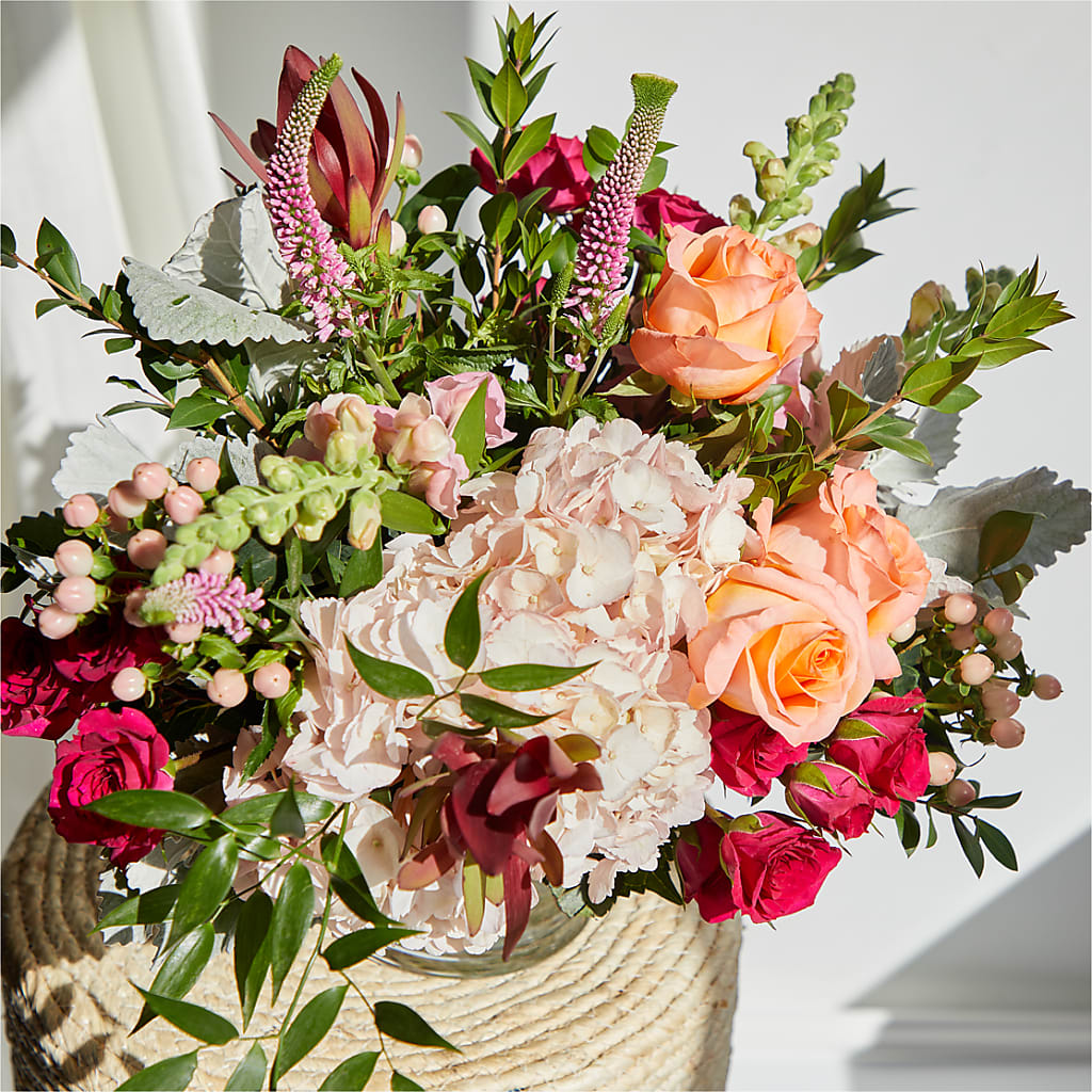 Glitz & Glam Bouquet – WOYSHNER'S FLOWER SHOP, Lackawanna NY